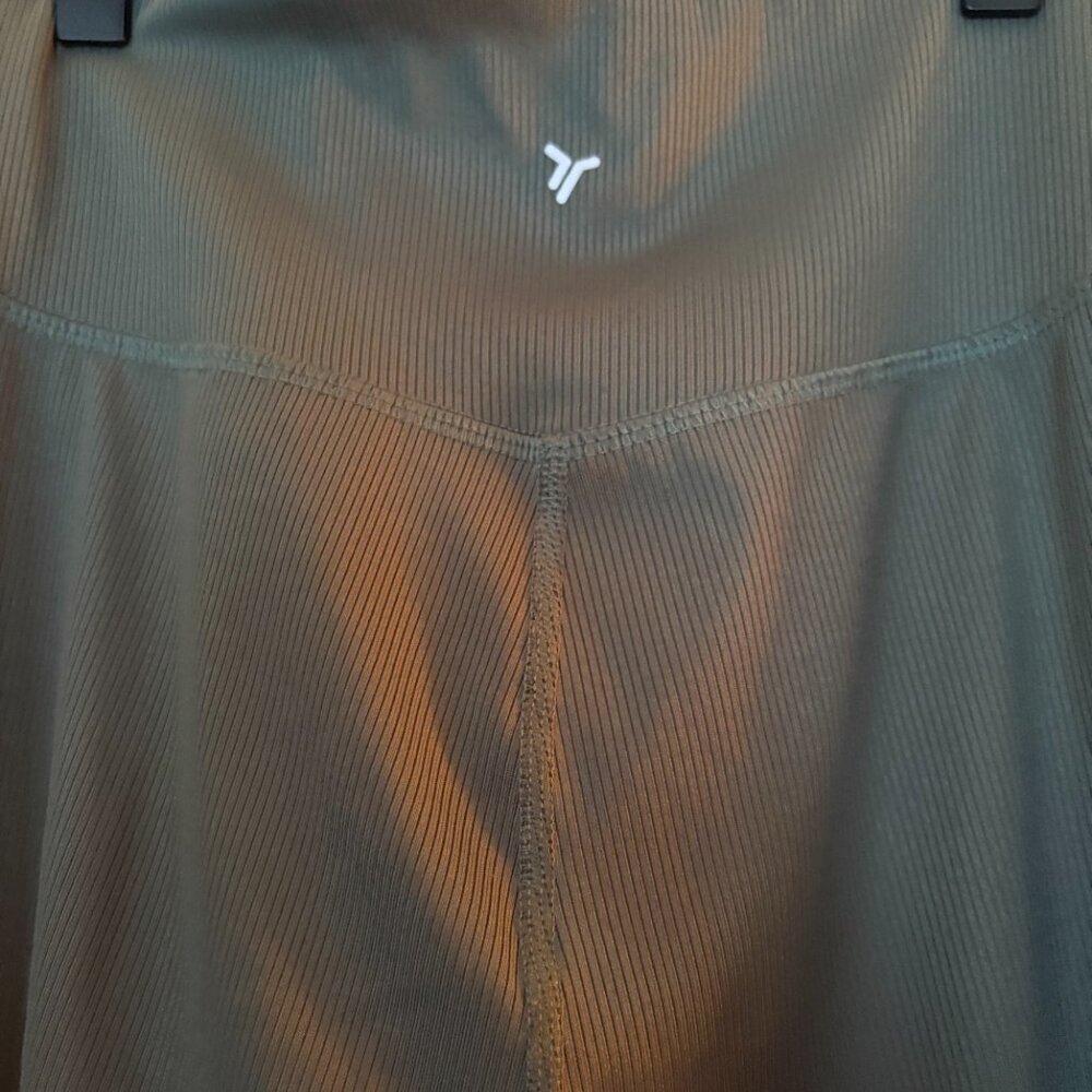 Old Navy Sage Joggers. Size XL - Picture 7 of 9